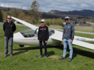 Erfolgreiche Flugprüfungen: Joshua Müller und Dominic Tassile